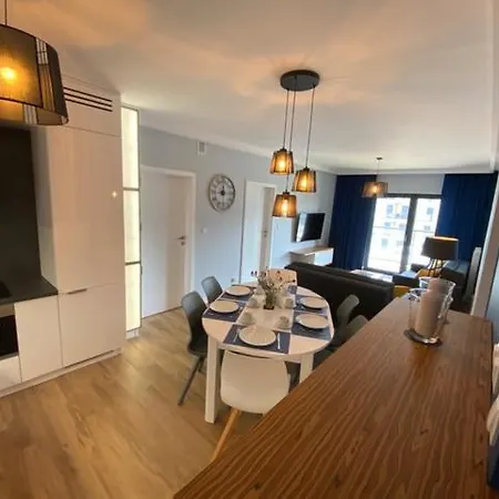 Szafirowy Gardenia Z Widokiem Na Morze